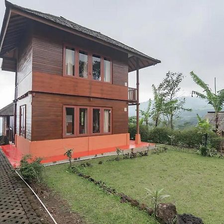 Kanaka Residence Mitra Reddoorz Ciater Exterior photo