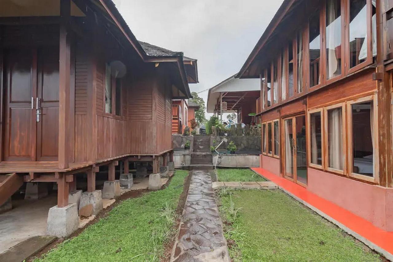 Kanaka Residence Mitra Reddoorz Ciater Exterior photo